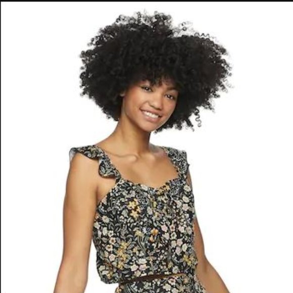Live to be Spoiled Tops - 🌻 Live to be spoiled crop top. $3 if bundled (2 or more items)  Ruffled straps